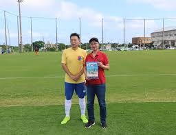 肯·葛瑞菲在全明星全垒打大赛中击中巴尔的摩球场的仓库大楼，展现恐怖怪力